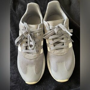 Adidas runner shoes Grey White